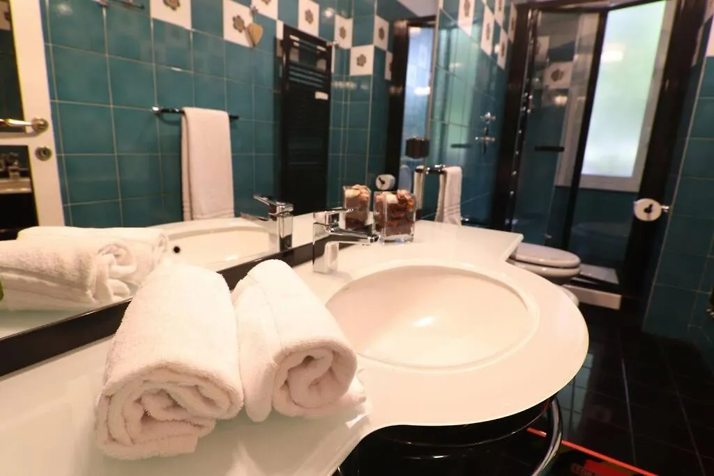 Apartment La Dolce Vita Luxury Apartment-Via Solari Milan